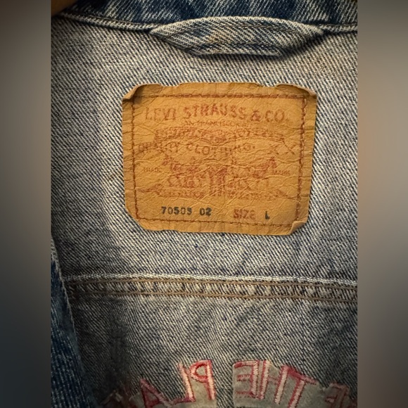 Vintage Levi’s Hard Rock Cafe London Denim Jean Jacket | Large Women’s - Picture 4 of 7